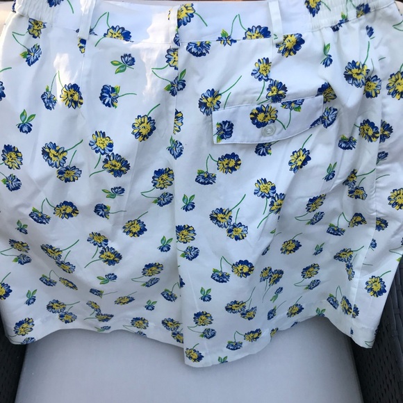 NWT On Your Mark Floral Print Women’s Golf Shorts sized 16. 100% Cotton - Picture 2 of 11